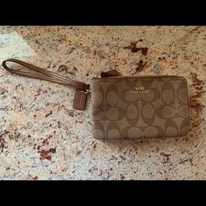 NWOT Coach Wristlet